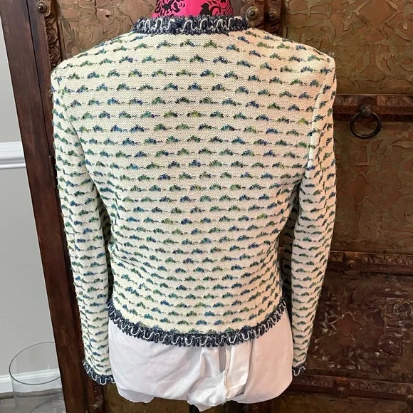 St. John jacket 4 - Picture 3 of 8